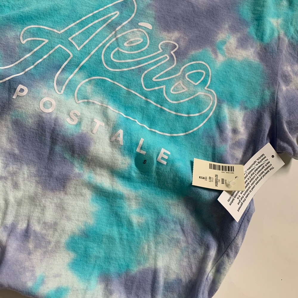 Aero juniors t-shirt new with tags size small.